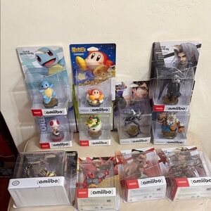 11 Nintendo amiibo Assorted Figures with Blue, Red, Green, Black
